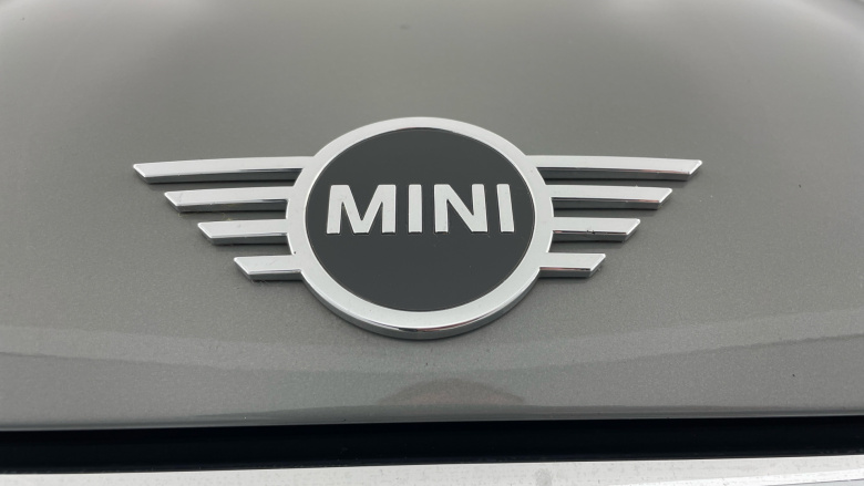 MINI Clubman 1.5 Cooper Exclusive 6dr Petrol Estate